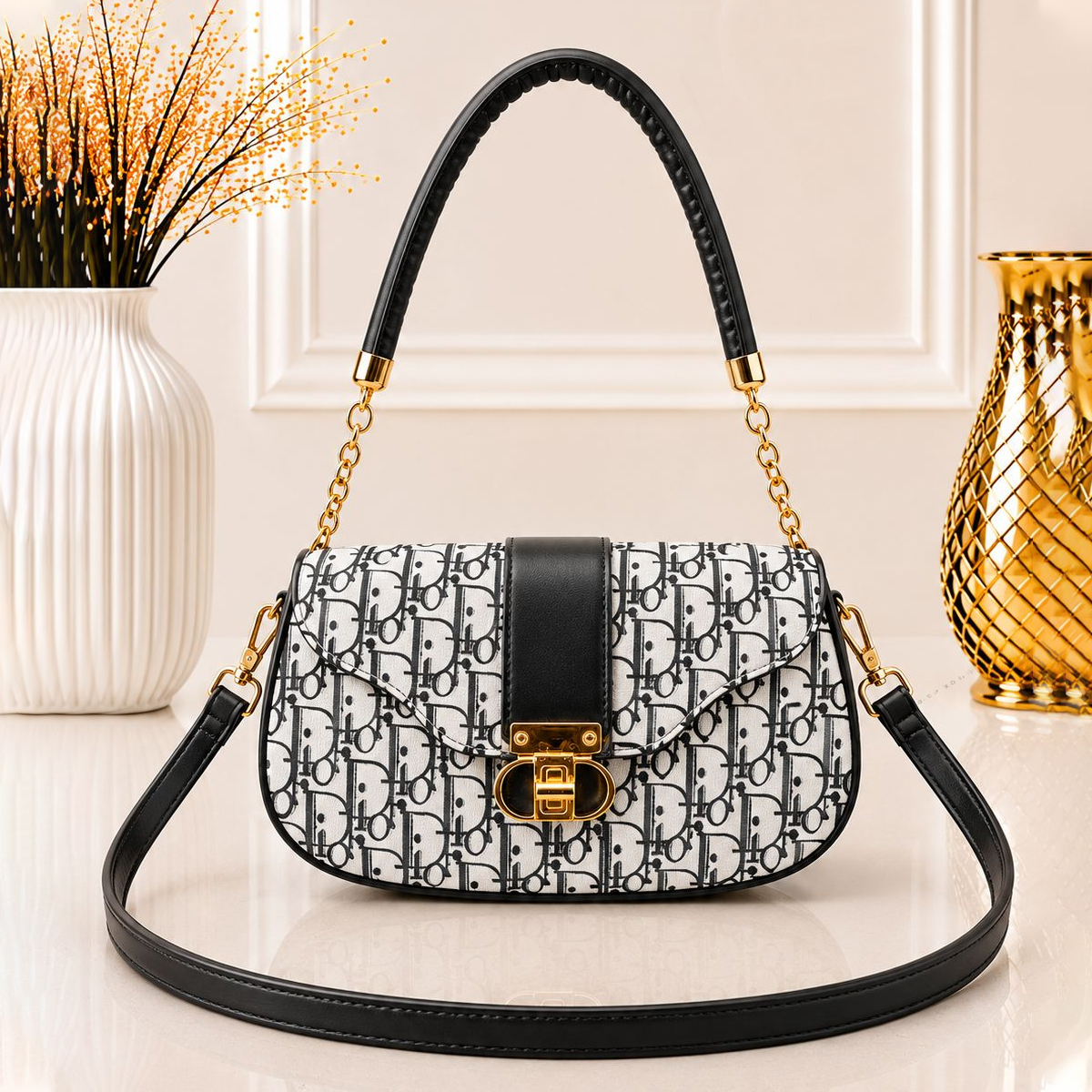 Daily Charm Crossbody